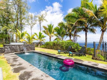 Keaau vacation rental: Hale Mar - 3BR Home Ocean View King