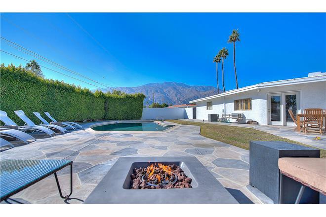 Palm Springs vacation rental: Linda Vista - 4BR Home Mountain View