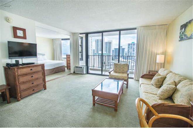 Honolulu condo rental: Waikiki Banyan Tower 1 - 1BR Condo #2214