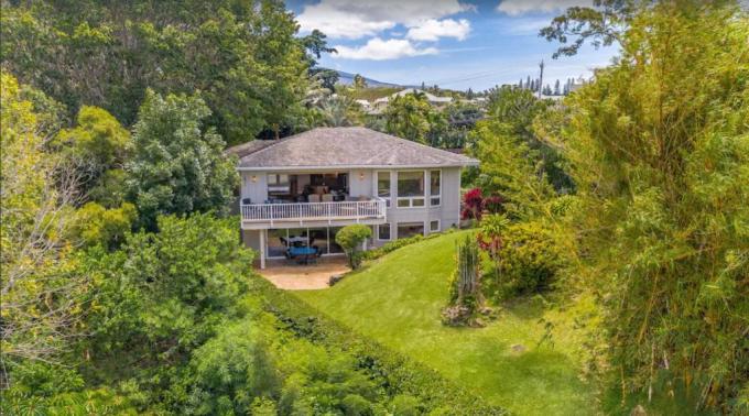 Hale Napili - 5BR Home + Private Hot Tub photo 4