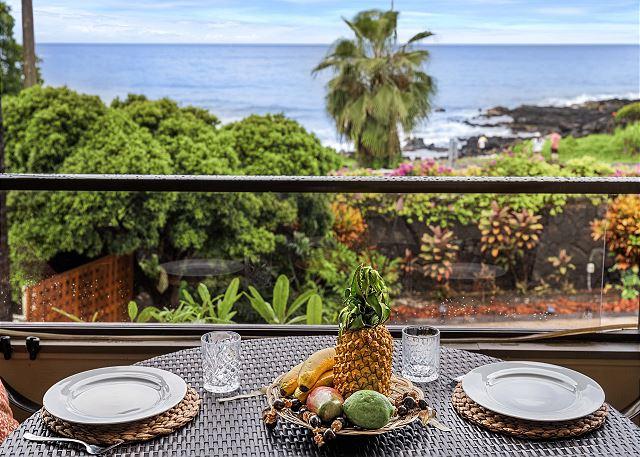 Kailua Kona condo rental: Holualoa Bay Villas - 2BR Condo King #103