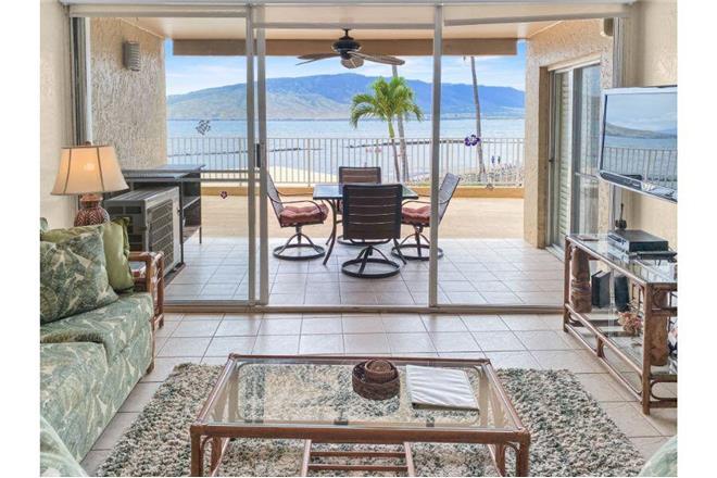Kihei condo rental: Menehune Shores - 2BR Condo #209