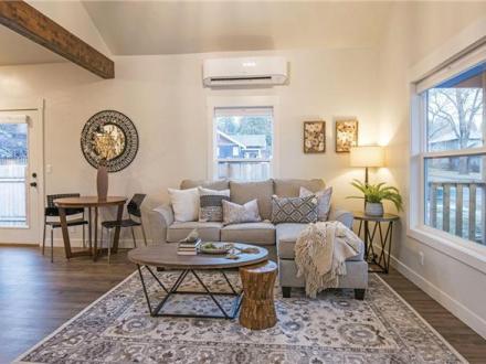 Darling - 2BR Home