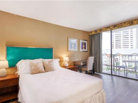 Waikiki condo rental: Palms at Waikiki - 1BR Condo #219