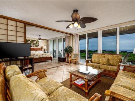 Keauhou Kona Surf & Racquet - 2BR Condo Ocean Front #1104