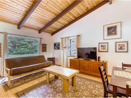 Volcano vacation rental: E Komo Mai Retreat - 2BR Home