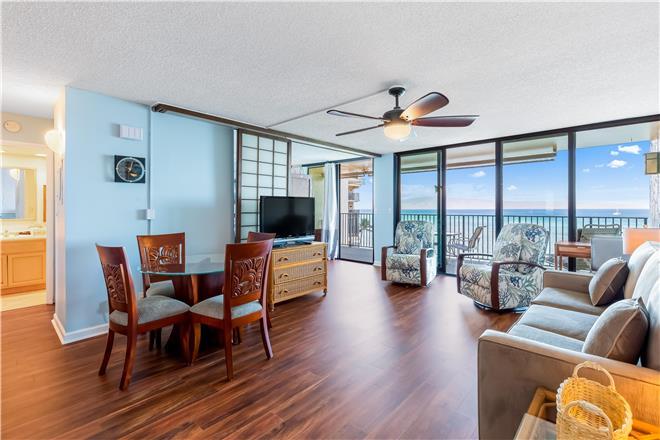 Lahaina condo rental: Hololani - 2BR Condo #A703