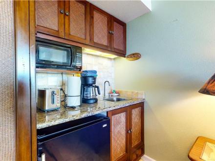 Kapaa condo rental: Islander on the Beach - 1BR Condo #250