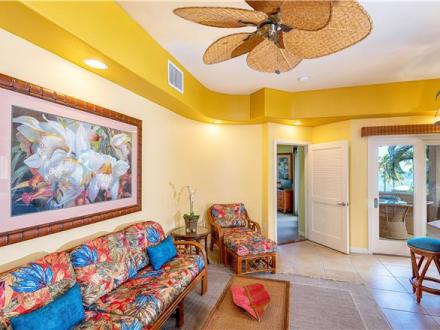 Kona condo rental: Kahaluu Beach Villas - 3BR Condo #1-203