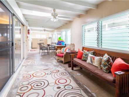 Honolulu vacation rental: Kaiwiki Palace - 3BR Home