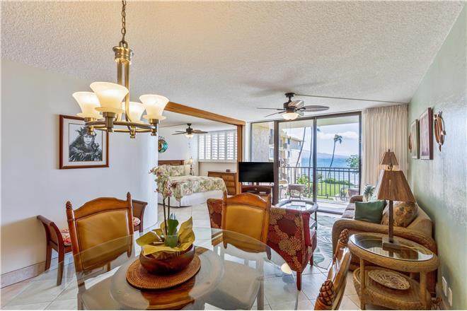 Wailuku condo rental: Kana'i A Nalu - 2BR Condo #312