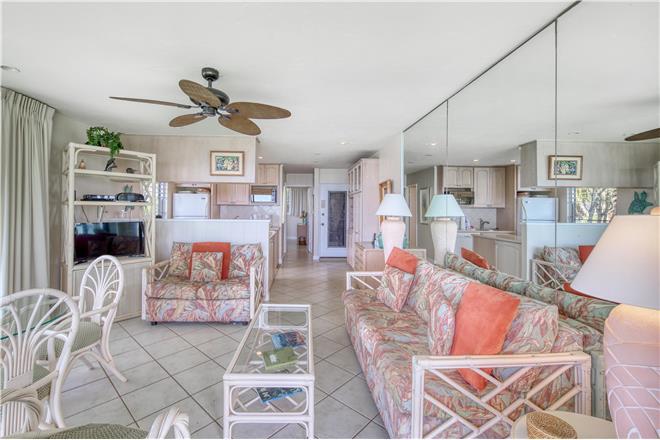 Lahaina condo rental: Mahina Surf - 1BR Condo #101