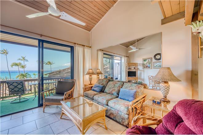 Lahaina condo rental: Mahina Surf - 2BR Condo #213
