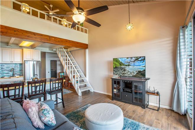 Lahaina condo rental: Mahina Surf - 2BR Condo #215
