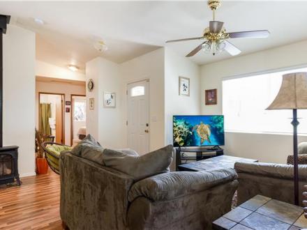 Volcano vacation rental: Pukeawe Hale - 3BR Home