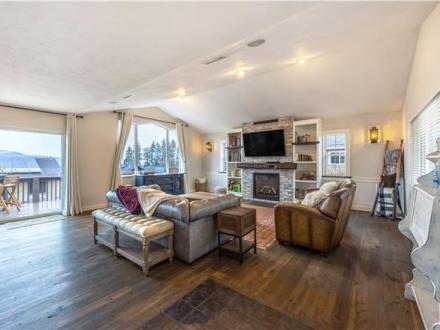 Hood River vacation rental: Westside Mountain View - 2BR Home Mountain View