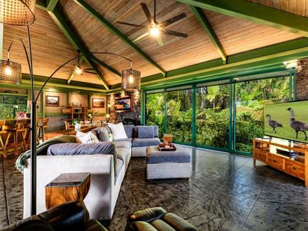 Hilo vacation rental: Lava Rock Retreat