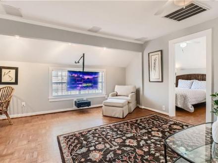 Dallas condo rental: The Dallas Carriage - 1BR Condo