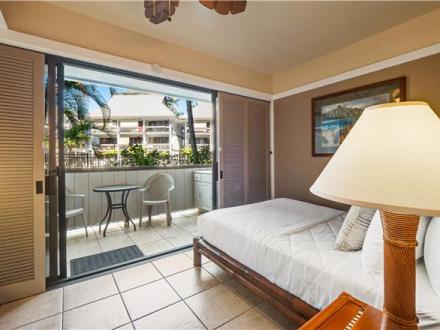 Hilo condo rental: Waiakea Villas - 1BR Condo #4-124