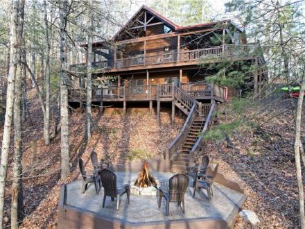 Blue Ridge vacation rental: 3 Little Cubs Lodge Blue Ridge - 4BR Home