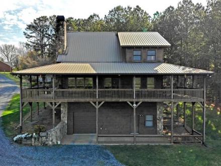 Blue Ridge vacation rental: Brew with a View Lodge - 3BR Home