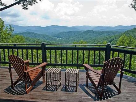 McCaysville vacation rental: Over The Moon- Blairsville GA - 4BR Home