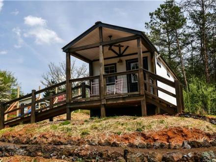  vacation rental: Sunset Cottage - 1BR Home