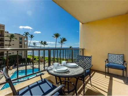 Kihei condo rental: Sugar Beach - 1BR Condo #409