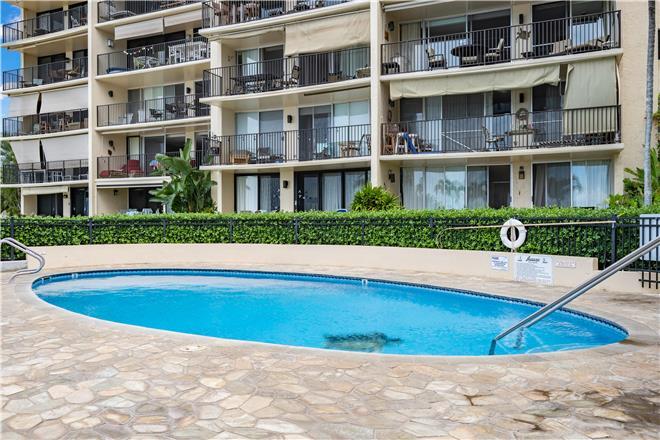 Lahaina condo rental: Hololani - 2BR Condo #A501