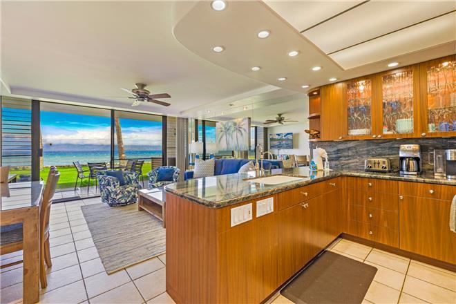Lahaina condo rental: Papakea - 2BR Condo Ocean Front #L-106