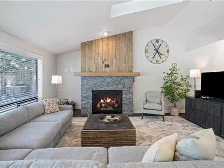 Sunriver vacation rental: 4 Mugho - 4BR Home