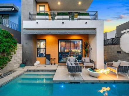 Palm Springs vacation rental: Paragon Place - 2BR Home Mountain View