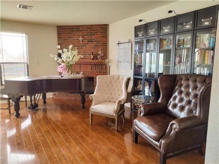 Round Rock vacation rental: Hill Country Beauty in Red - 4BR Home