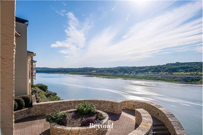 Round Rock condo rental: Island Lake View Resort - 1BR Condo