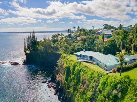 Hilo vacation rental: Hale Kuikahi - 4BR Home Ocean View