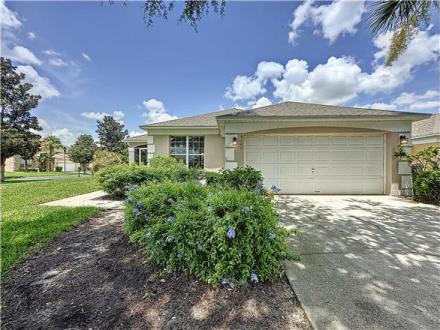 Kissimmee vacation rental: Emerald Island Villa 3 miles to Disney - 4BR Home