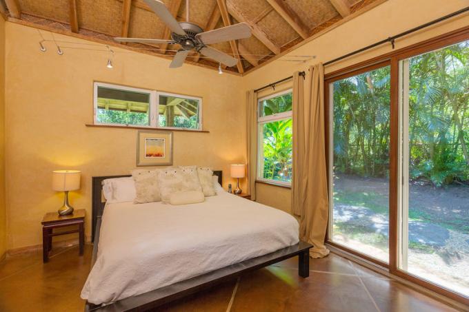 MVP Iolani Guest Cottage - 2BR Home photo 2