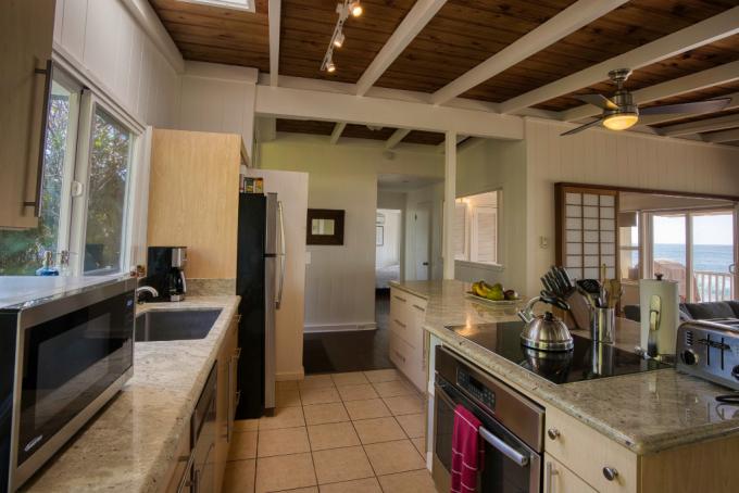 Oceanfront Bungalow Waimea Bay - 3BR Home photo 2