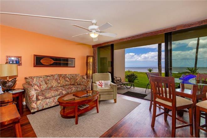 Kihei condo rental: Sugar Beach - 1BR Condo Beach Front #121
